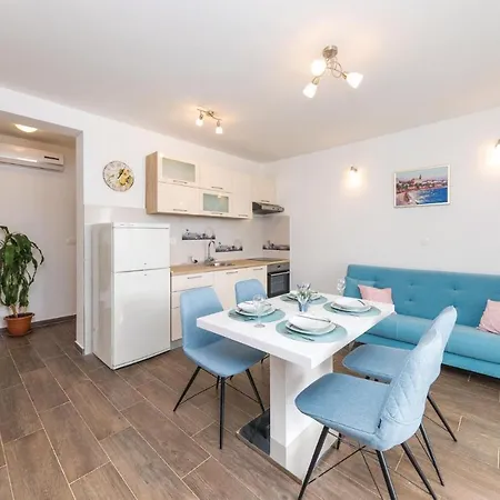 Apartment Gorgeous In With Kitchen *